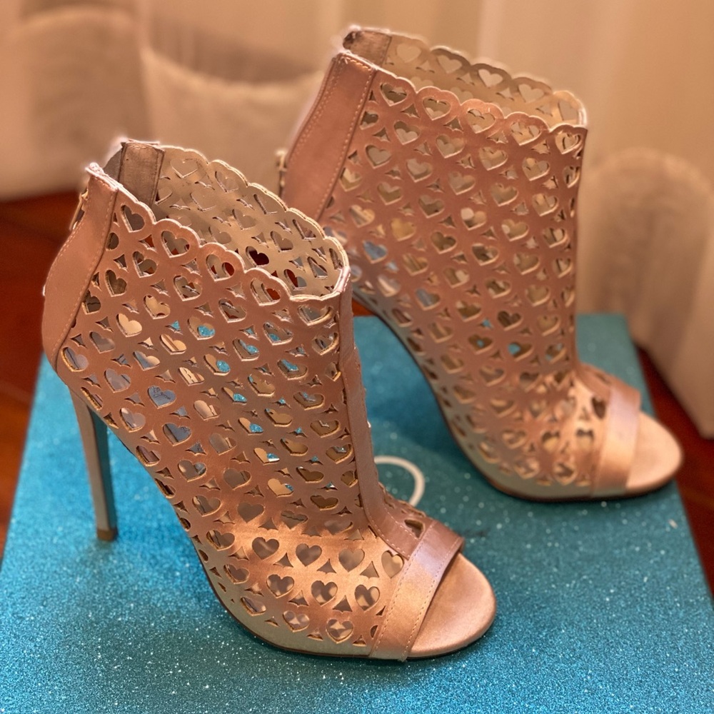 Blue by Betsey johnson Token Evening Botties 💙